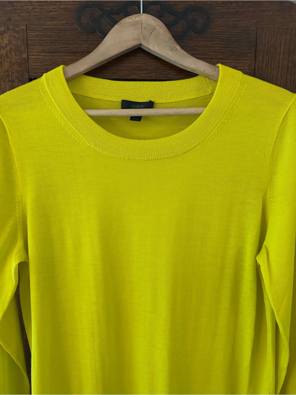 J. Crew Women’s Lightweight Merino Wool Sweater in Vibrant Yellow Size Large - Picture 3 of 14
